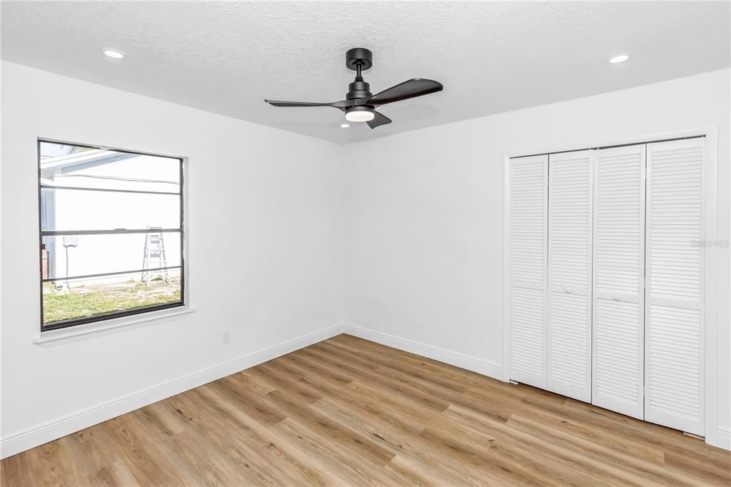 Active With Contract: $375,000 (3 beds, 2 baths, 1784 Square Feet)