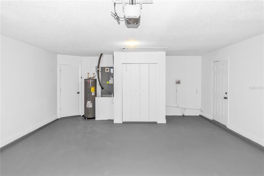 Active With Contract: $375,000 (3 beds, 2 baths, 1784 Square Feet)