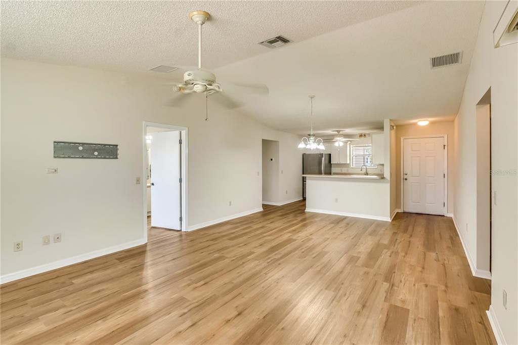 En Venta: $254,900 (2 camas, 2 baños, 1100 Pies cuadrados)