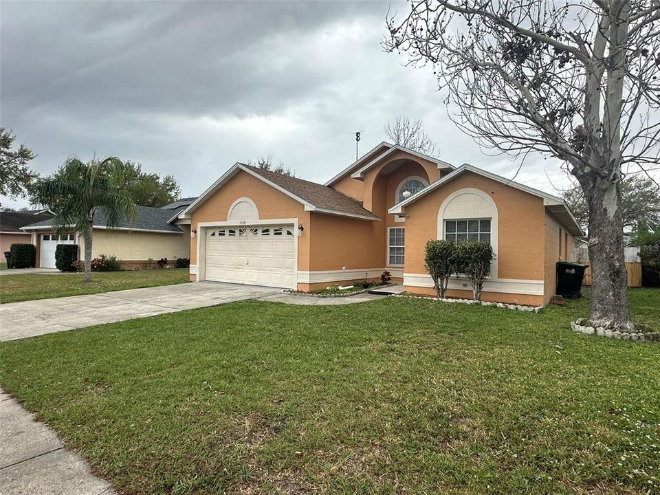 For Rent: $2,299 (3 beds, 2 baths, 1326 Square Feet)
