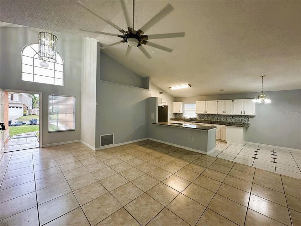 For Rent: $2,299 (3 beds, 2 baths, 1326 Square Feet)