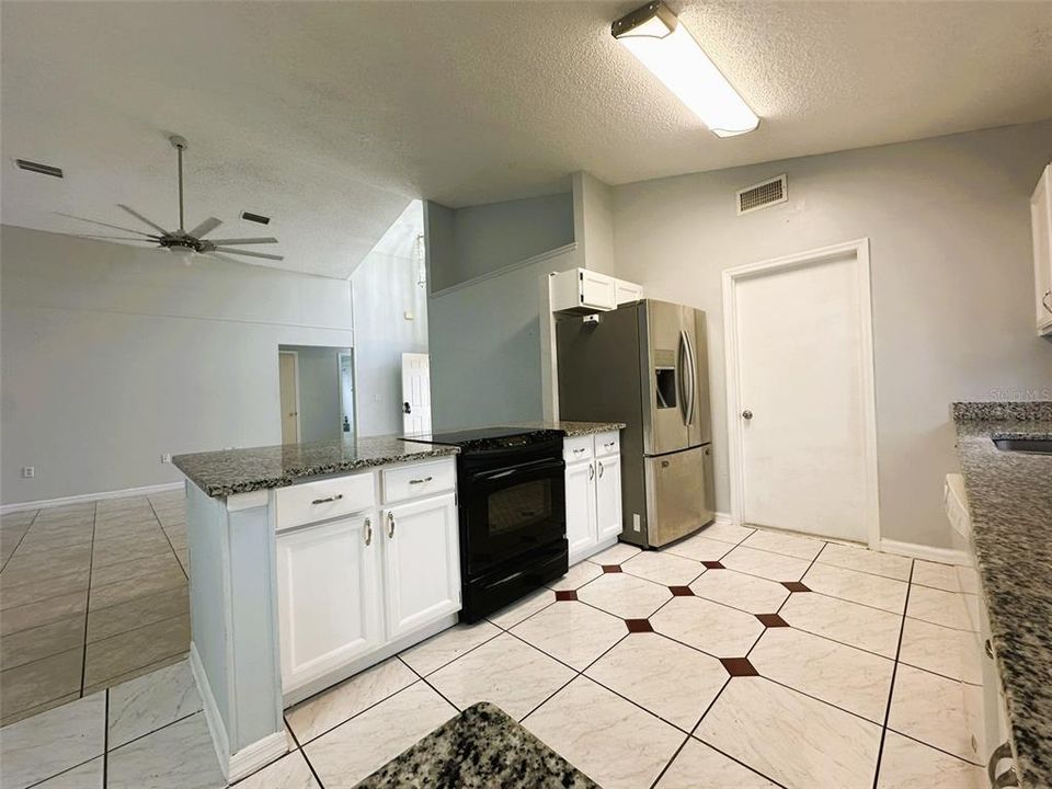 For Rent: $2,299 (3 beds, 2 baths, 1326 Square Feet)