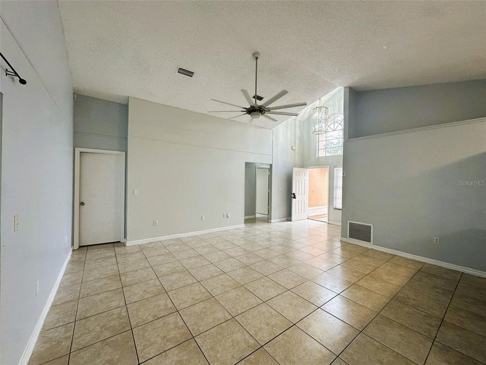 For Rent: $2,299 (3 beds, 2 baths, 1326 Square Feet)