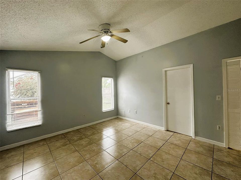 For Rent: $2,299 (3 beds, 2 baths, 1326 Square Feet)