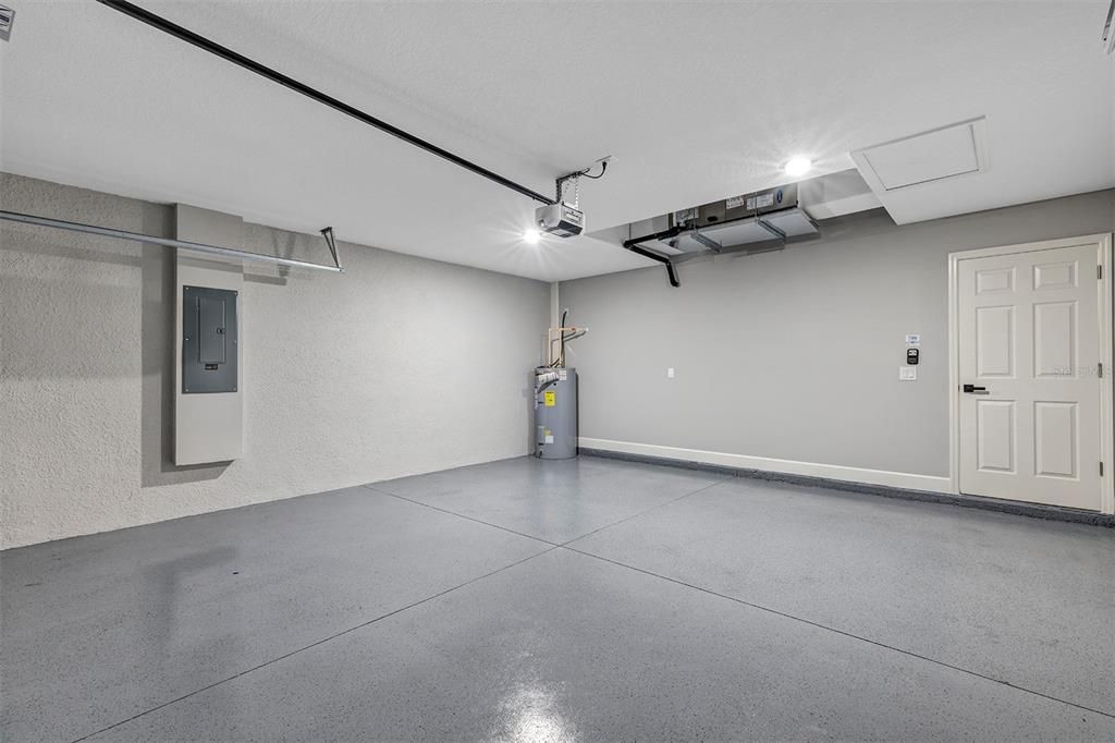 Active With Contract: $277,900 (3 beds, 2 baths, 1439 Square Feet)