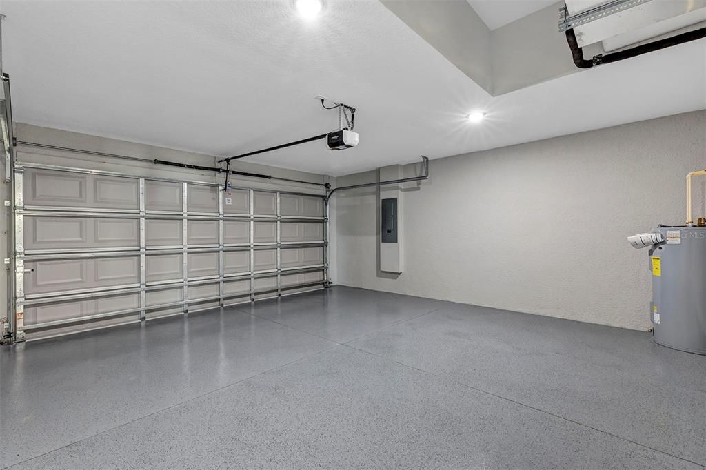Active With Contract: $277,900 (3 beds, 2 baths, 1439 Square Feet)