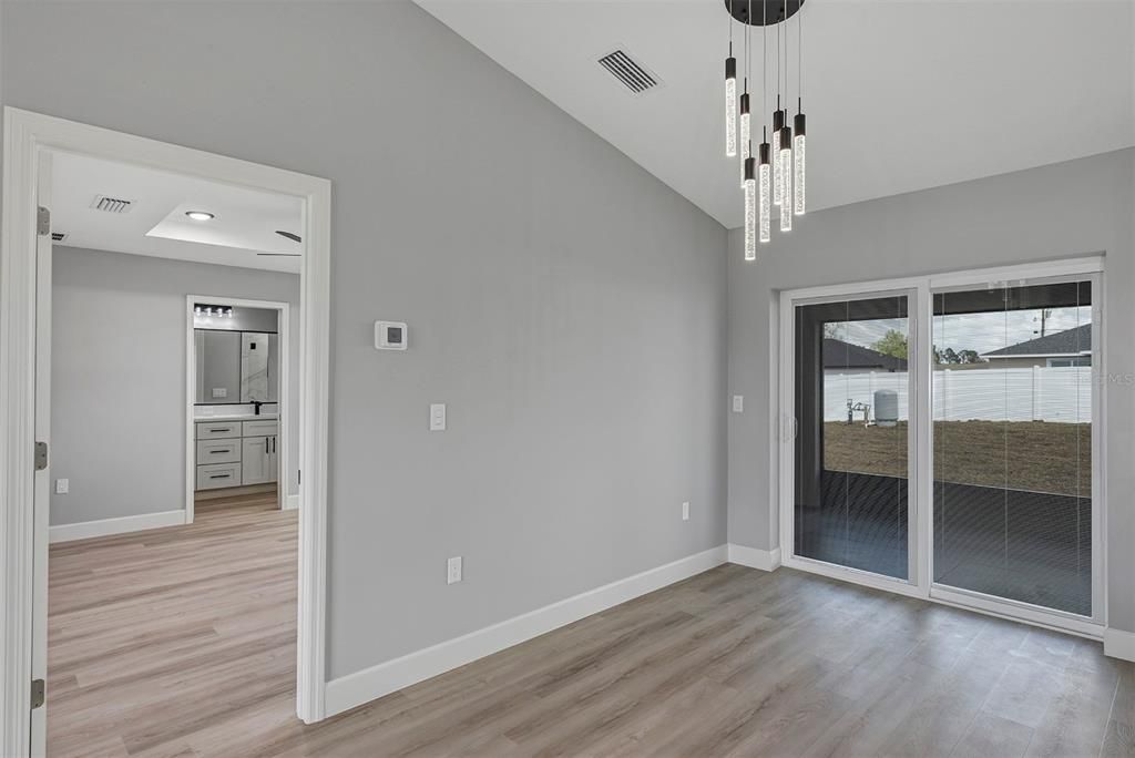 Active With Contract: $277,900 (3 beds, 2 baths, 1439 Square Feet)