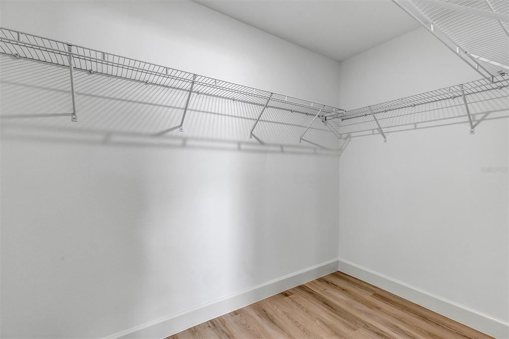 Active With Contract: $277,900 (3 beds, 2 baths, 1439 Square Feet)