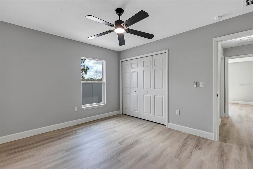 Active With Contract: $277,900 (3 beds, 2 baths, 1439 Square Feet)