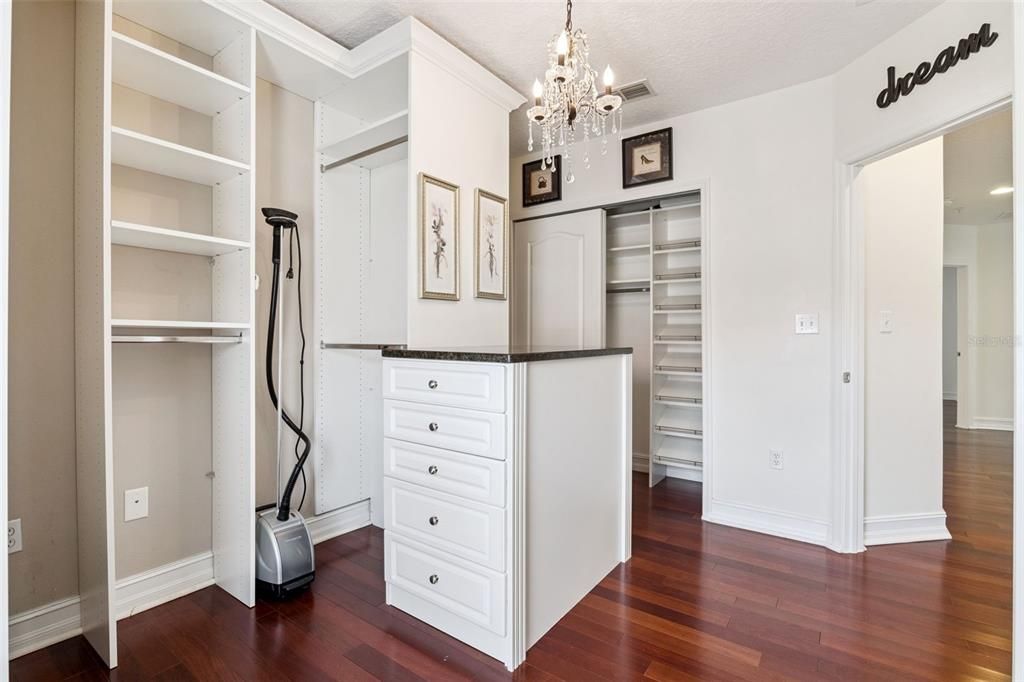 Под контрактом: $475,000 (4 спален, 3 ванн, 2132 Квадратных фут)