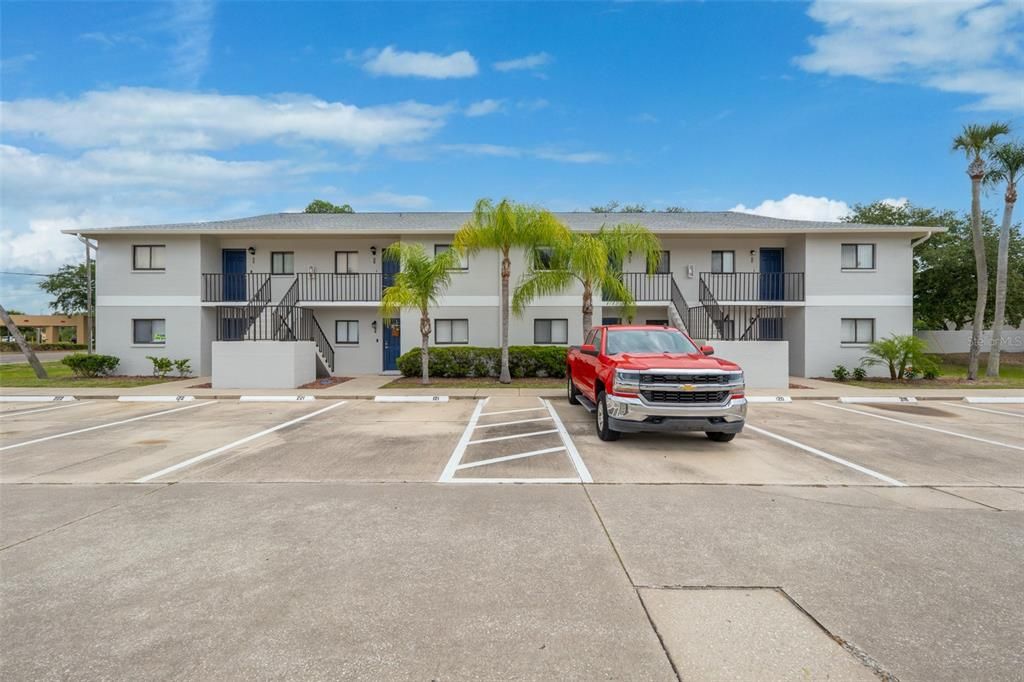 Recently Sold: $165,000 (2 beds, 2 baths, 928 Square Feet)