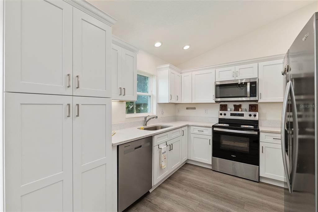 Active With Contract: $224,000 (3 beds, 2 baths, 1213 Square Feet)