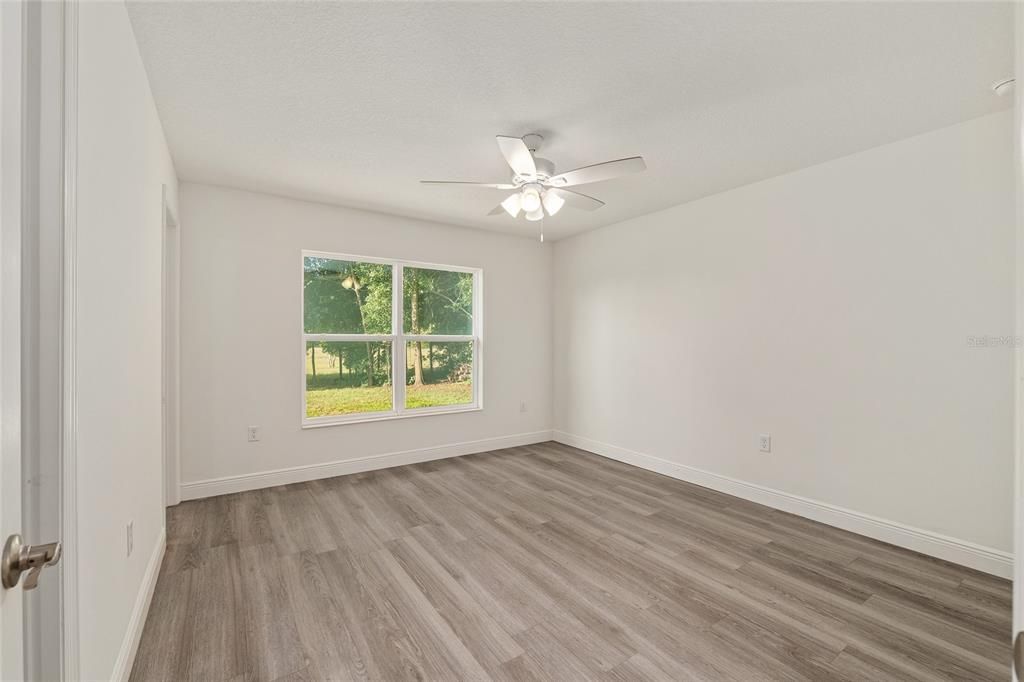 Active With Contract: $224,000 (3 beds, 2 baths, 1213 Square Feet)