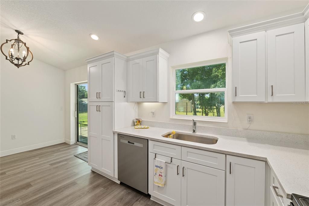 Active With Contract: $224,000 (3 beds, 2 baths, 1213 Square Feet)