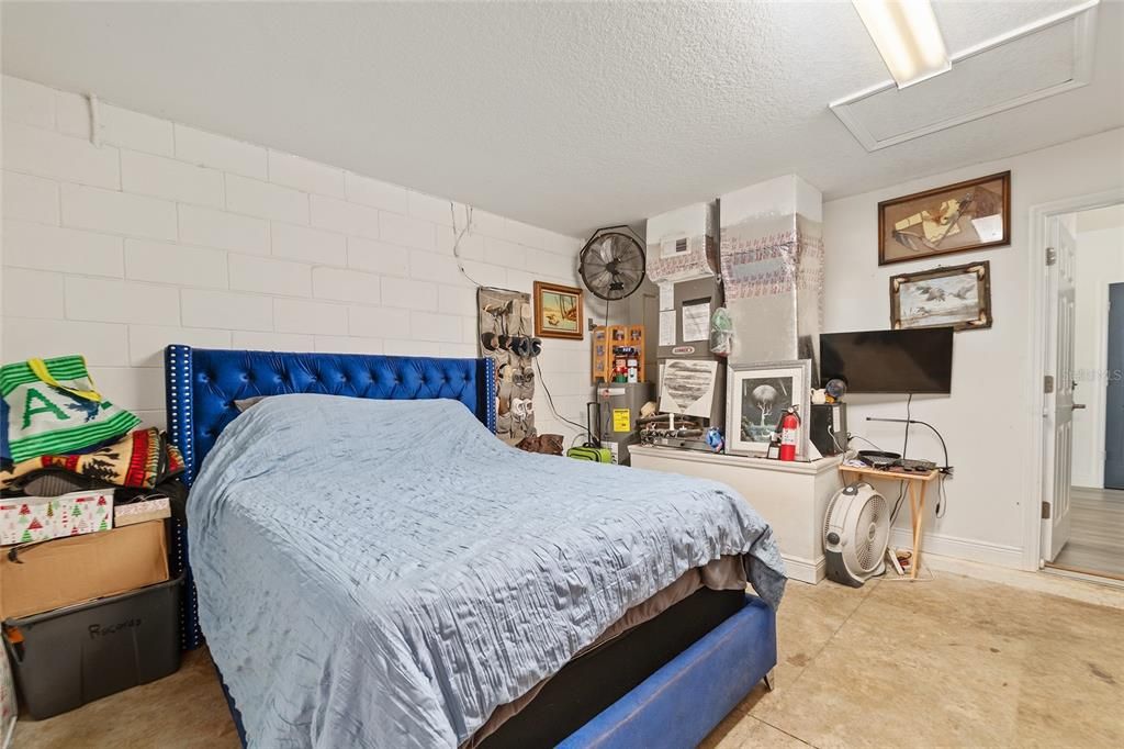 Active With Contract: $224,000 (3 beds, 2 baths, 1213 Square Feet)