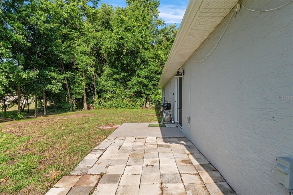 Active With Contract: $224,000 (3 beds, 2 baths, 1213 Square Feet)