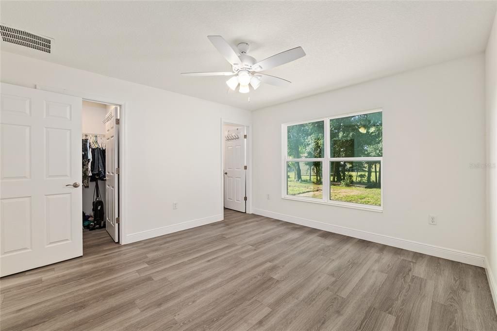 Active With Contract: $224,000 (3 beds, 2 baths, 1213 Square Feet)