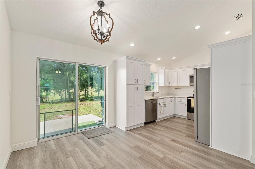 Active With Contract: $224,000 (3 beds, 2 baths, 1213 Square Feet)