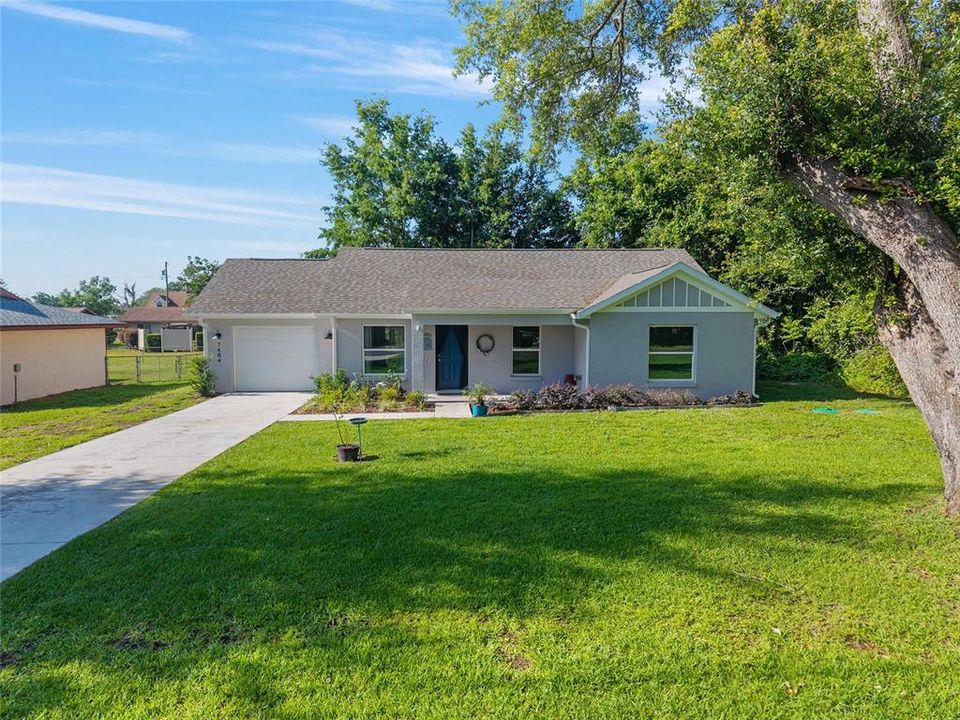 Active With Contract: $224,000 (3 beds, 2 baths, 1213 Square Feet)