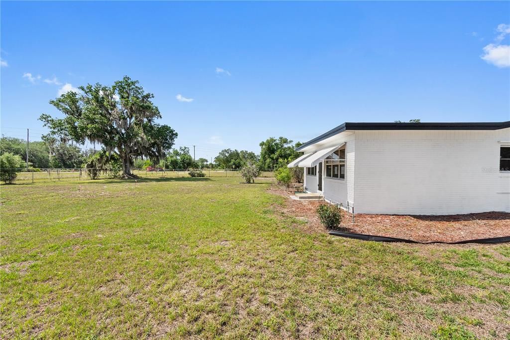 Activo con contrato: $449,900 (3 camas, 2 baños, 1640 Pies cuadrados)