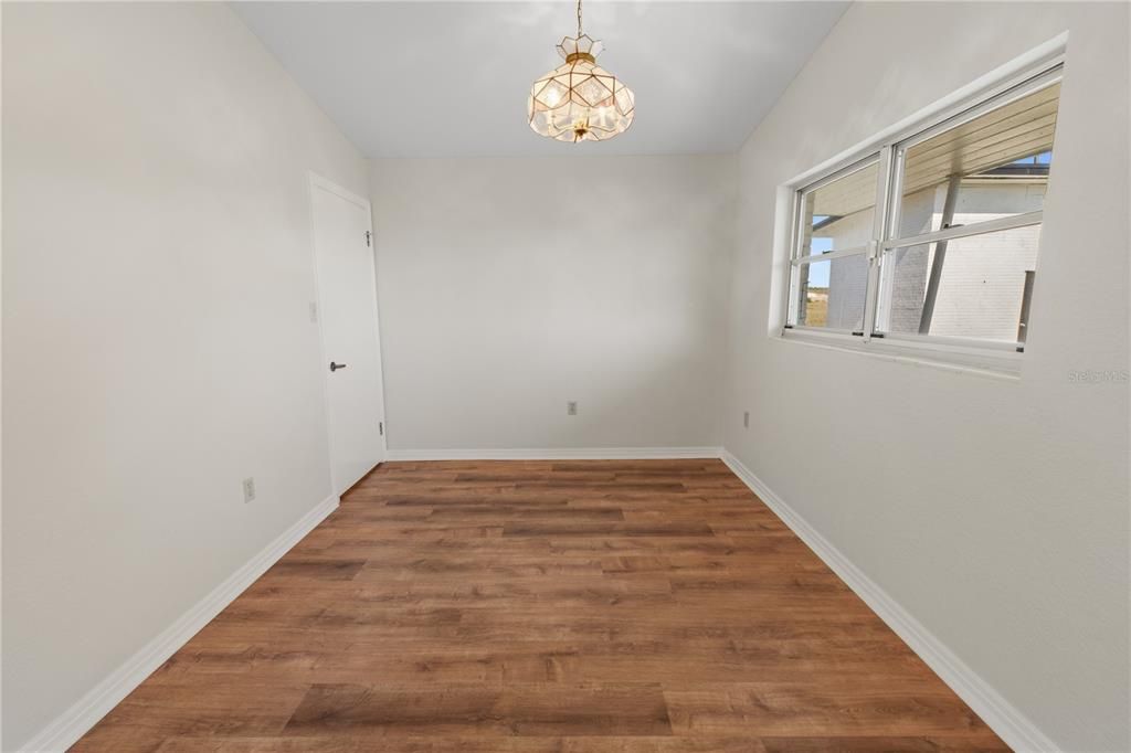 Activo con contrato: $449,900 (3 camas, 2 baños, 1640 Pies cuadrados)