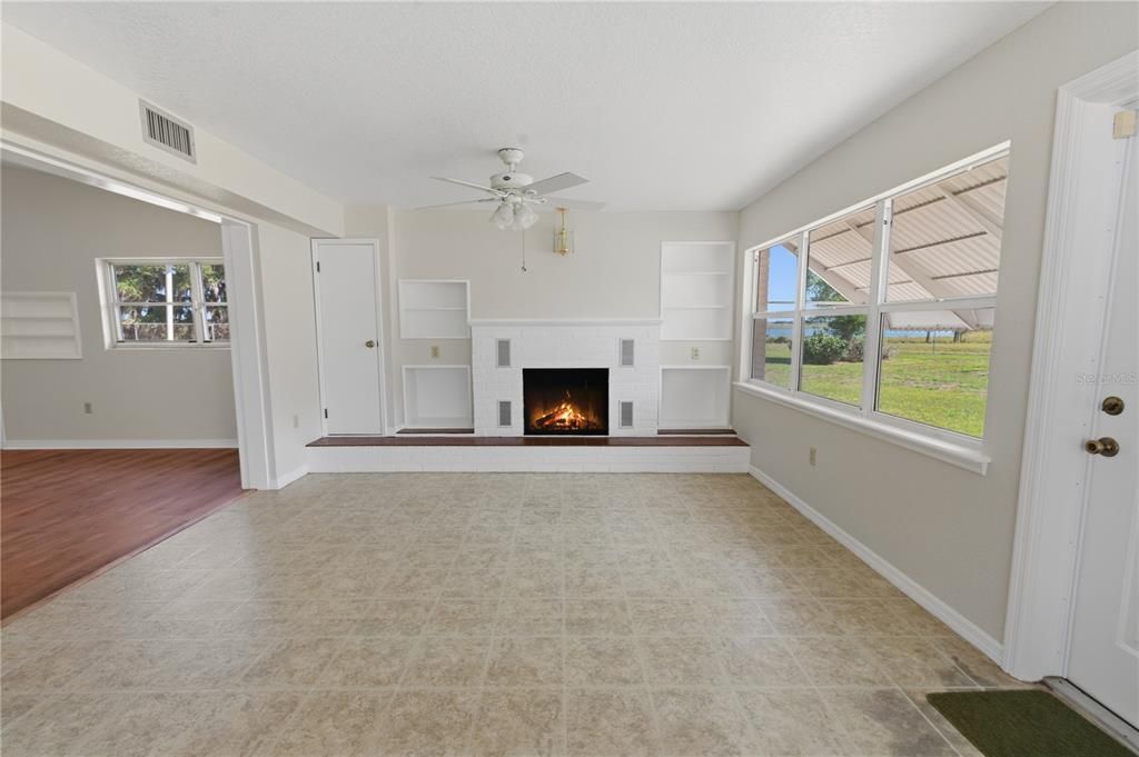 Activo con contrato: $449,900 (3 camas, 2 baños, 1640 Pies cuadrados)