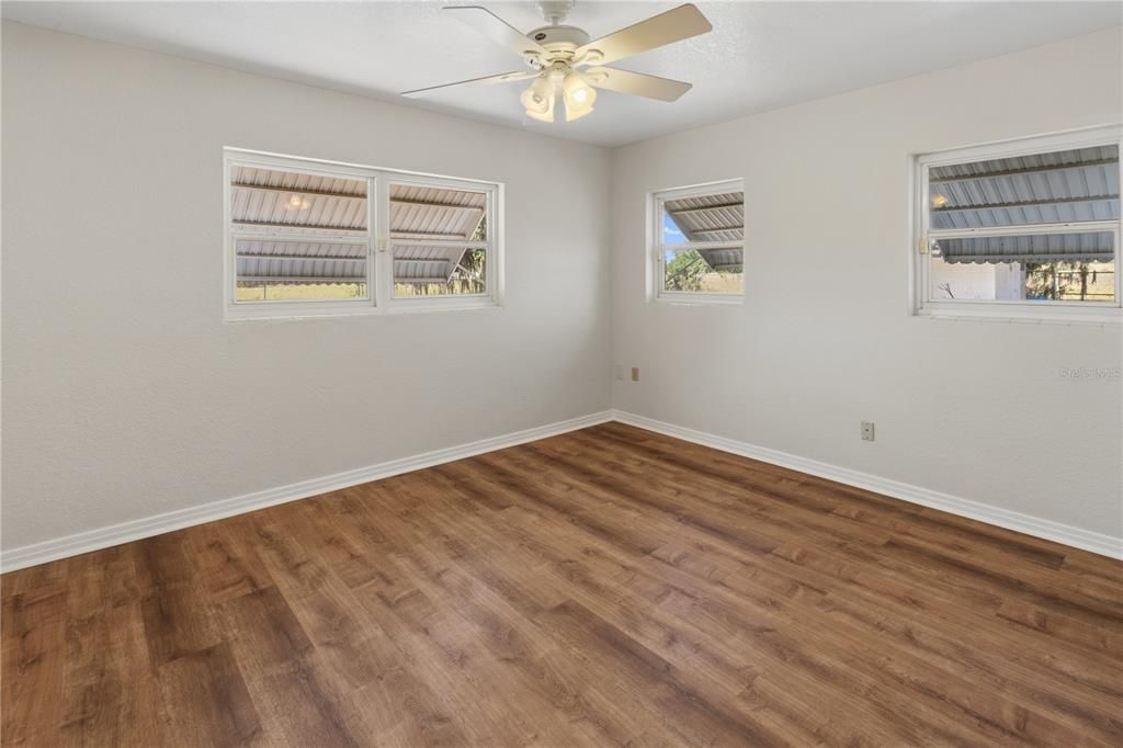 Activo con contrato: $449,900 (3 camas, 2 baños, 1640 Pies cuadrados)