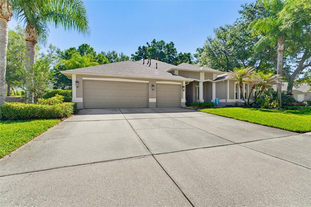 En Venta: $749,900 (4 camas, 3 baños, 3340 Pies cuadrados)