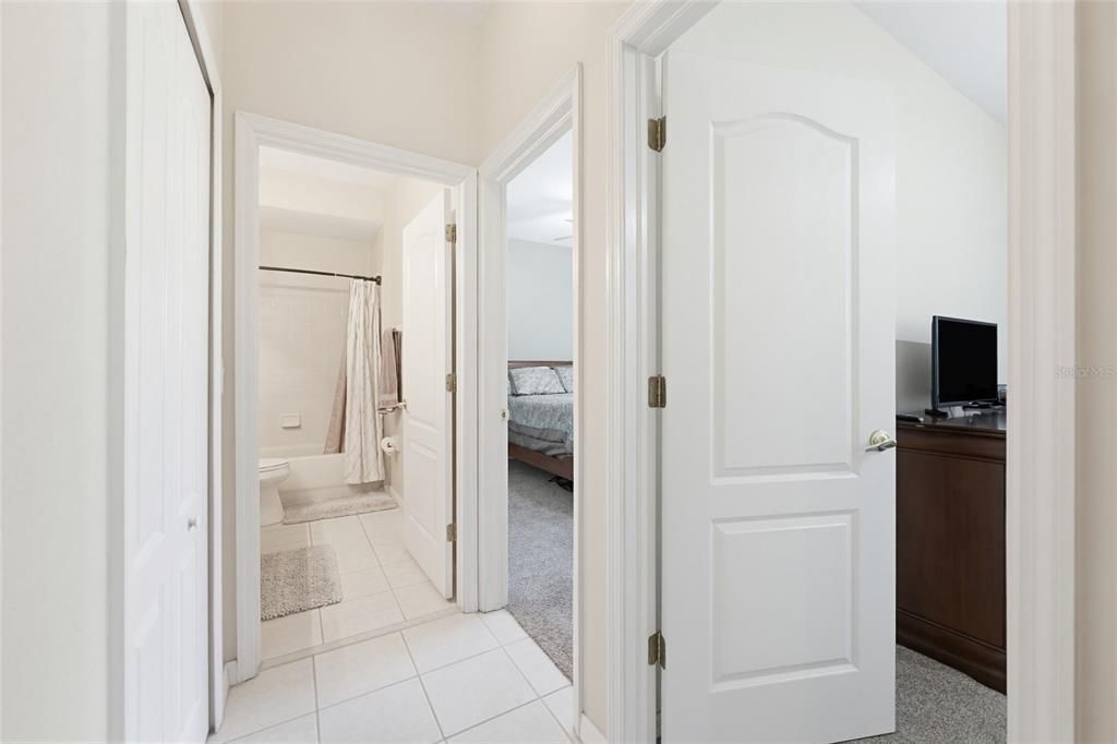 En Venta: $749,900 (4 camas, 3 baños, 3340 Pies cuadrados)
