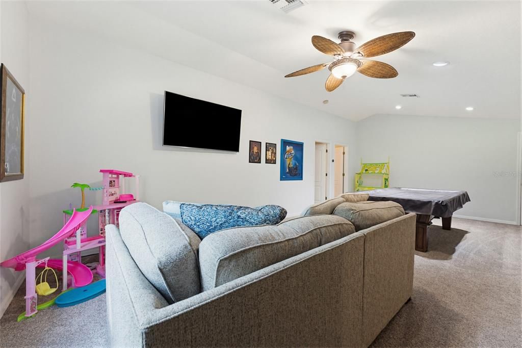 En Venta: $749,900 (4 camas, 3 baños, 3340 Pies cuadrados)
