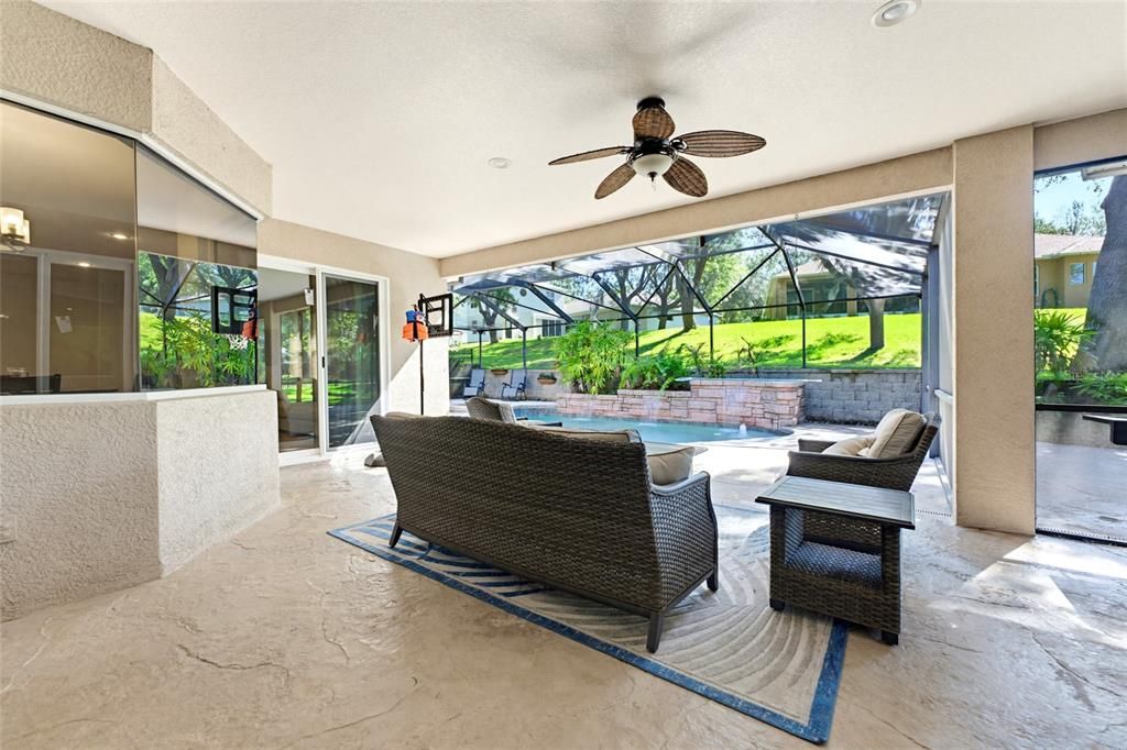 En Venta: $749,900 (4 camas, 3 baños, 3340 Pies cuadrados)