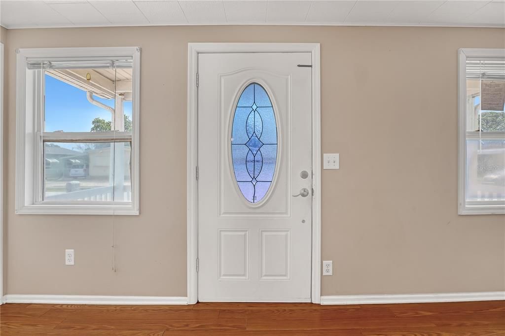 For Sale: $160,000 (2 beds, 2 baths, 1104 Square Feet)