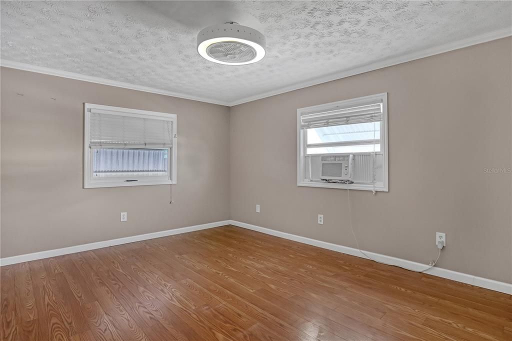For Sale: $160,000 (2 beds, 2 baths, 1104 Square Feet)