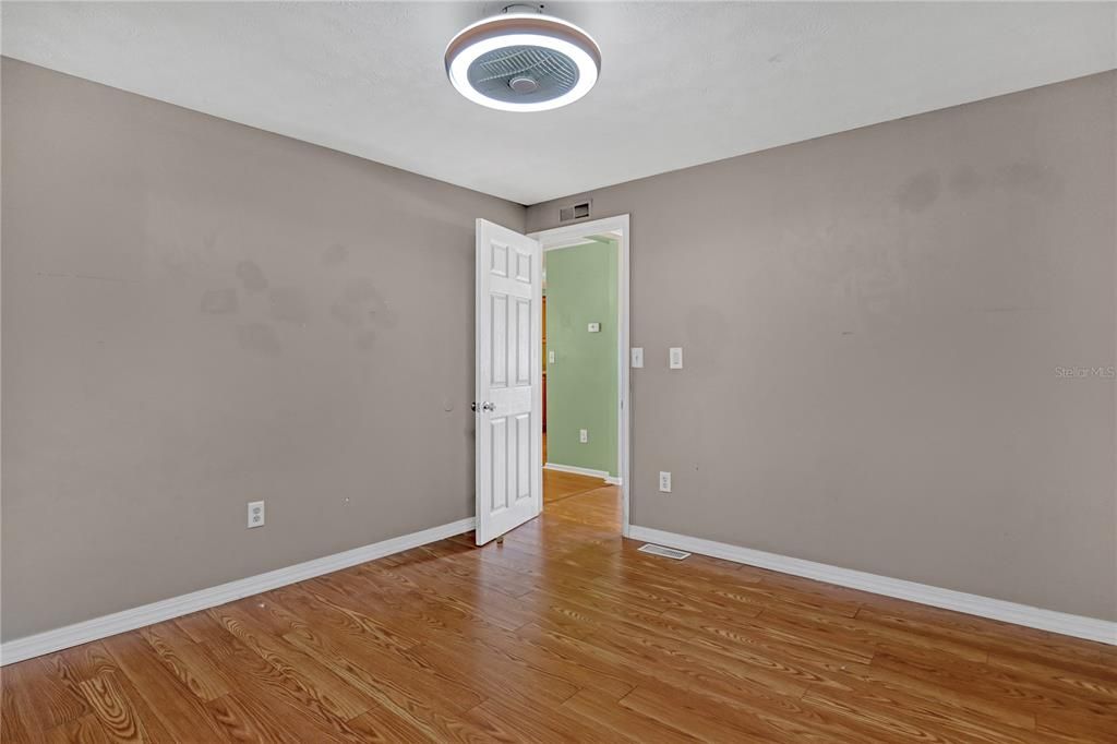For Sale: $160,000 (2 beds, 2 baths, 1104 Square Feet)