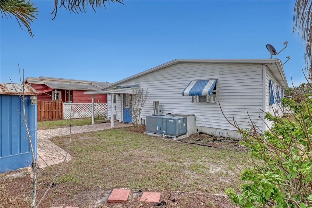 For Sale: $160,000 (2 beds, 2 baths, 1104 Square Feet)