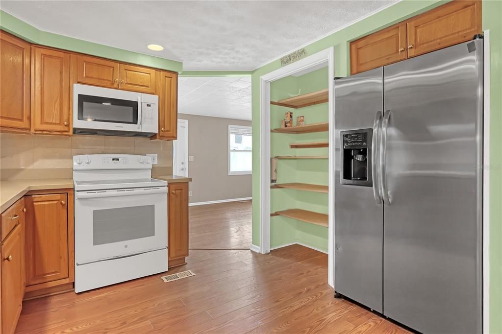For Sale: $160,000 (2 beds, 2 baths, 1104 Square Feet)