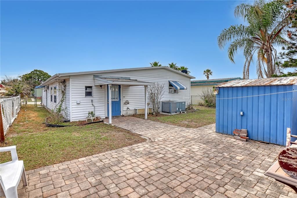 For Sale: $160,000 (2 beds, 2 baths, 1104 Square Feet)