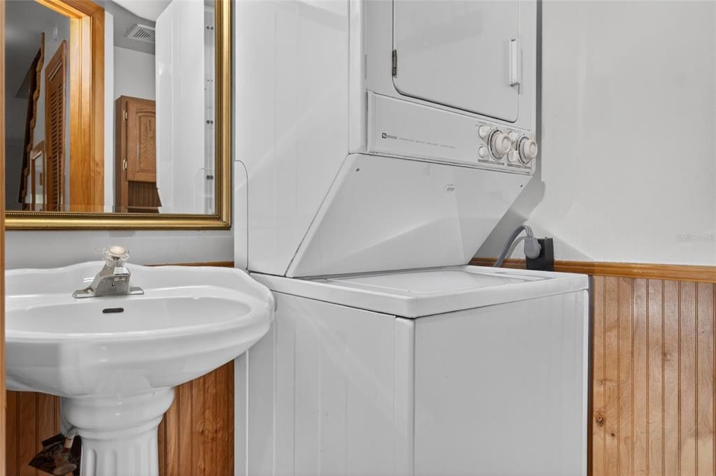 Под контрактом: $149,900 (2 спален, 2 ванн, 1140 Квадратных фут)