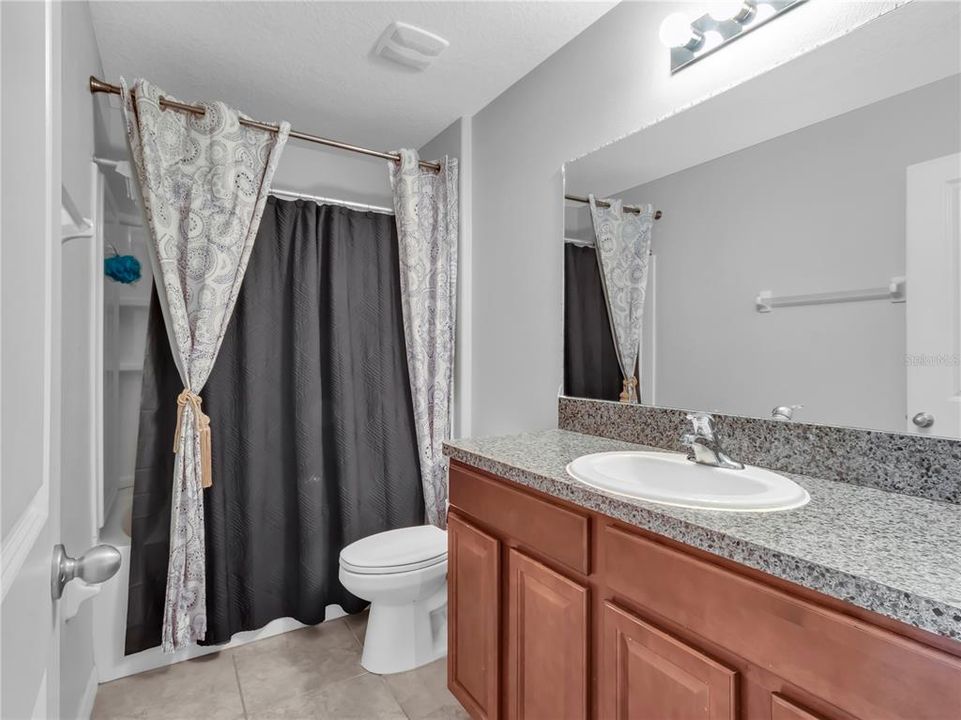 For Rent: $2,500 (4 beds, 2 baths, 1925 Square Feet)