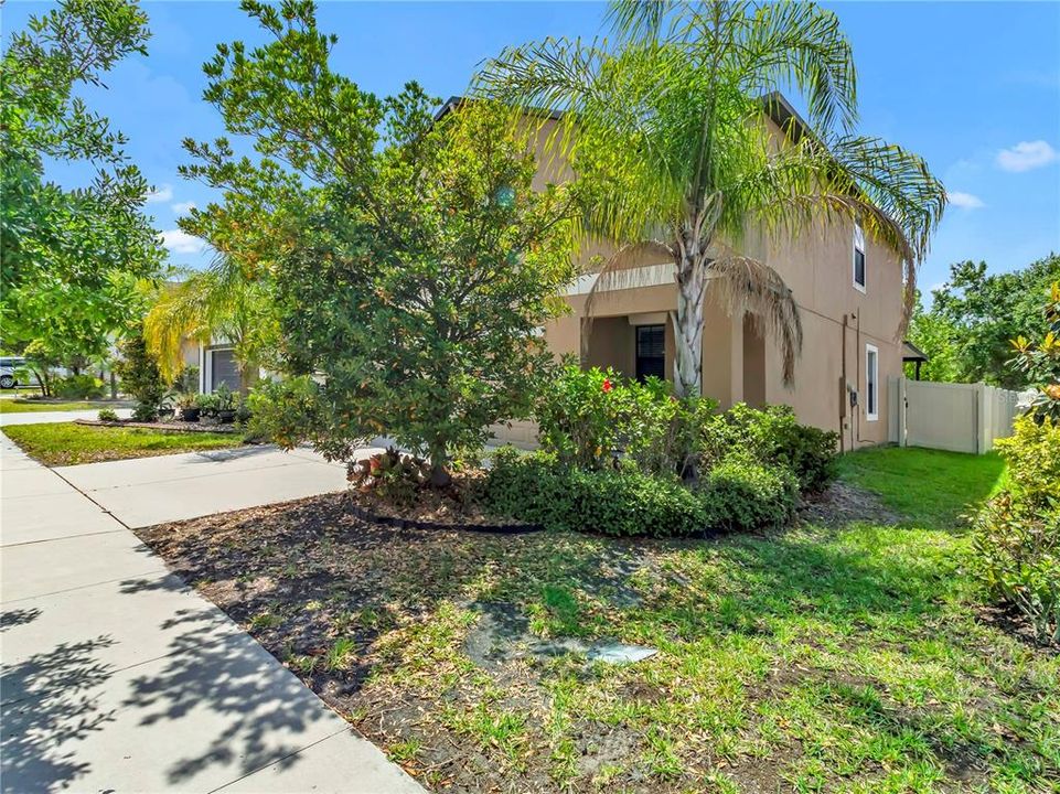 For Rent: $2,500 (4 beds, 2 baths, 1925 Square Feet)