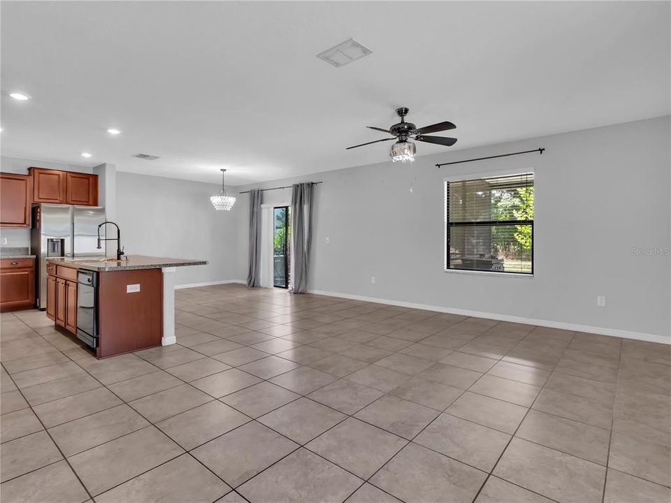 For Rent: $2,500 (4 beds, 2 baths, 1925 Square Feet)