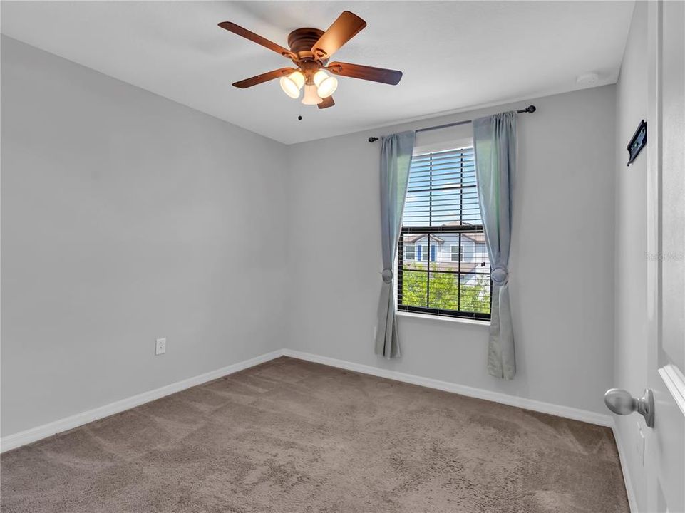 For Rent: $2,500 (4 beds, 2 baths, 1925 Square Feet)