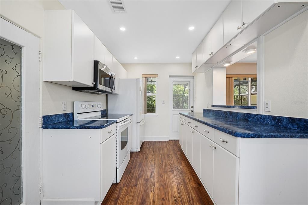 En Venta: $437,900 (3 camas, 2 baños, 1393 Pies cuadrados)