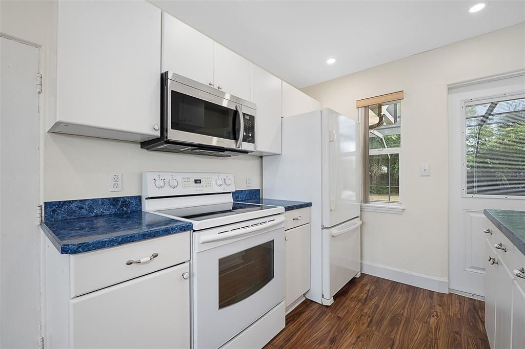 En Venta: $437,900 (3 camas, 2 baños, 1393 Pies cuadrados)
