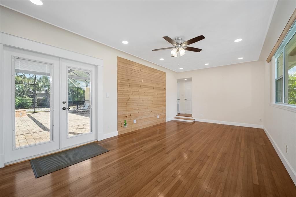 En Venta: $437,900 (3 camas, 2 baños, 1393 Pies cuadrados)