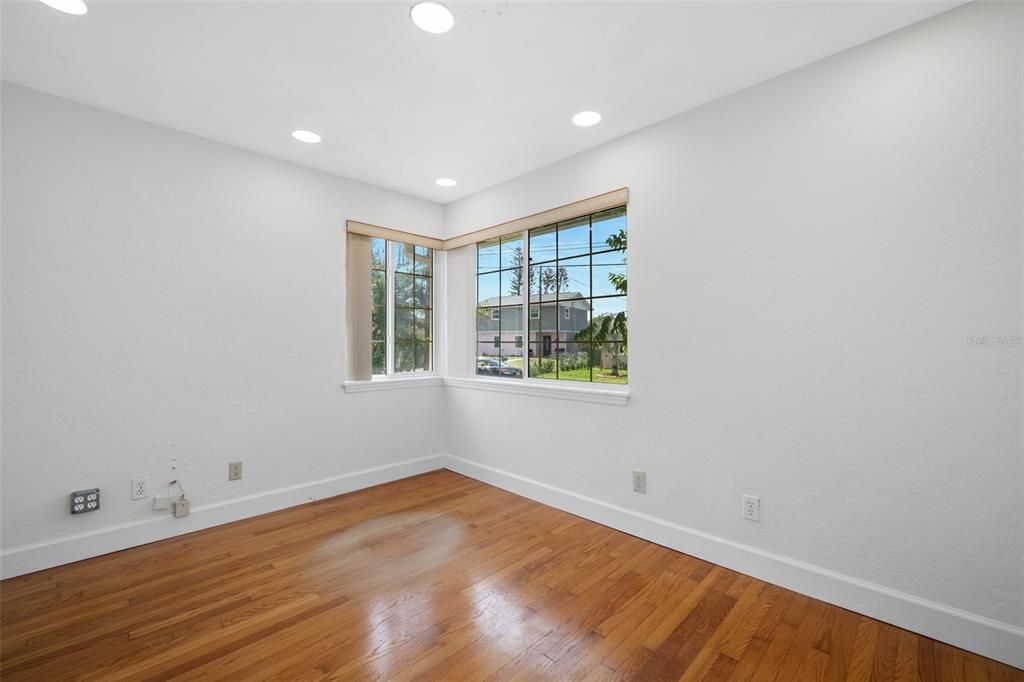 En Venta: $437,900 (3 camas, 2 baños, 1393 Pies cuadrados)