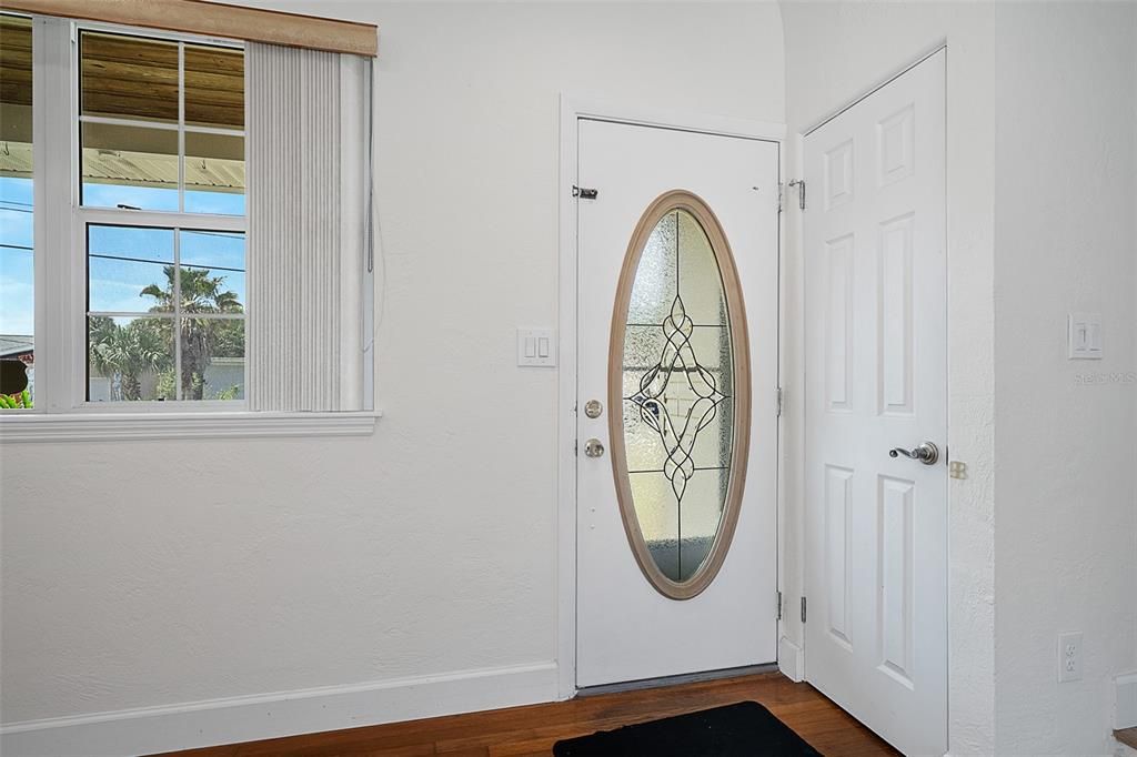 En Venta: $437,900 (3 camas, 2 baños, 1393 Pies cuadrados)