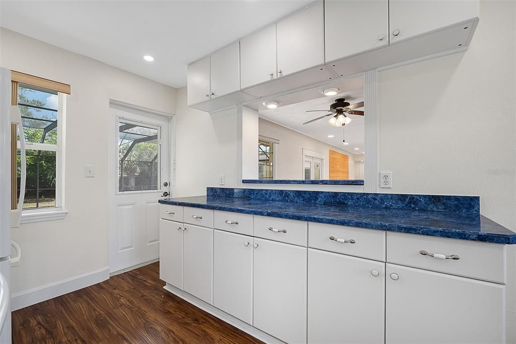 En Venta: $437,900 (3 camas, 2 baños, 1393 Pies cuadrados)