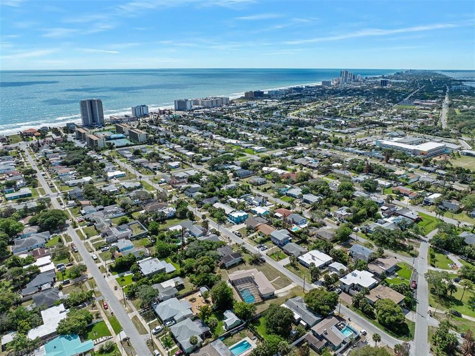 En Venta: $437,900 (3 camas, 2 baños, 1393 Pies cuadrados)