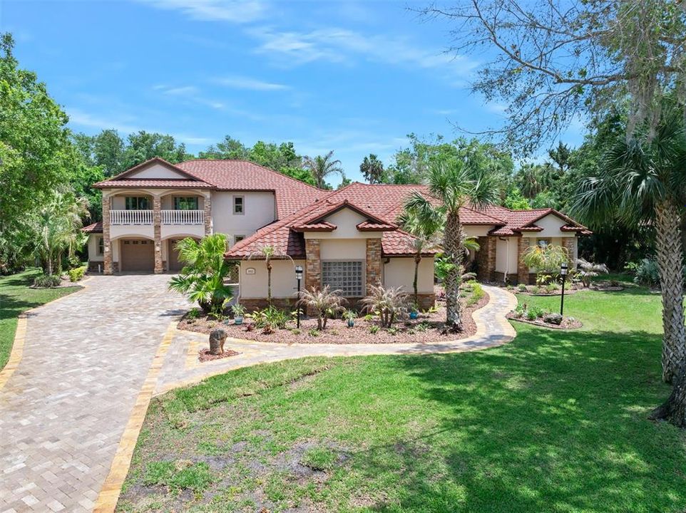 For Sale: $1,125,000 (4 beds, 4 baths, 5040 Square Feet)